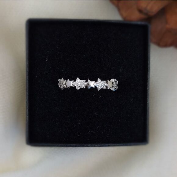 925 Sterling Silver Stars Ring - Picture 4 of 6